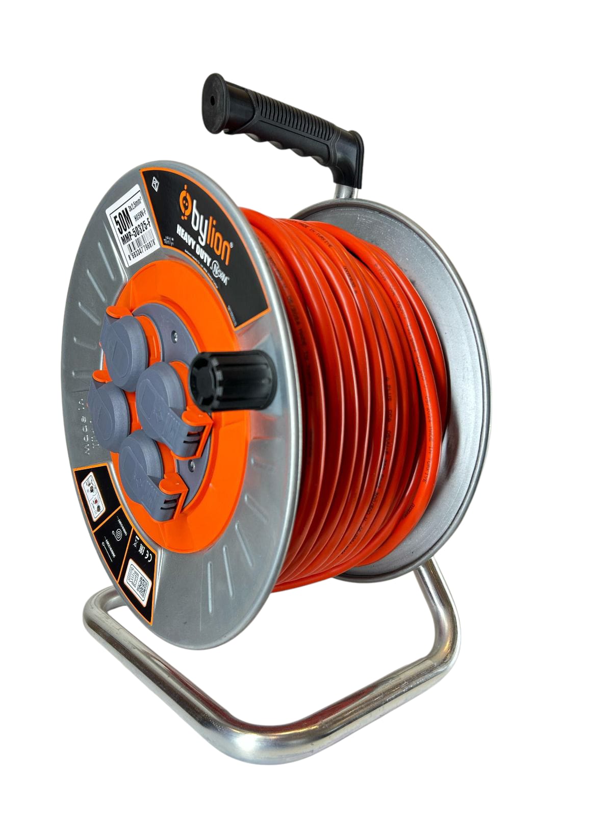 Professional metal winch with copper cable 3x2,5 mm2, IP44 with overload protection, current 16 A French type with 4 sockets, length 50M, cable colour: orange Professional metal winch with copper cable 3x2,5 mm2, IP44 with overload protection, current 16 A French type with 4 sockets, length 50M, cable colour: orange