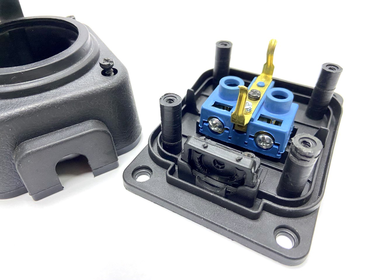Black "rubber" surface-mounted socket 250V, 16A, IP44, SCHUKO 2P+Z, 1KMP-F, Bylion Black "rubber" surface-mounted socket 250V, 16A, IP44, SCHUKO 2P+Z, 1KMP-F, Bylion